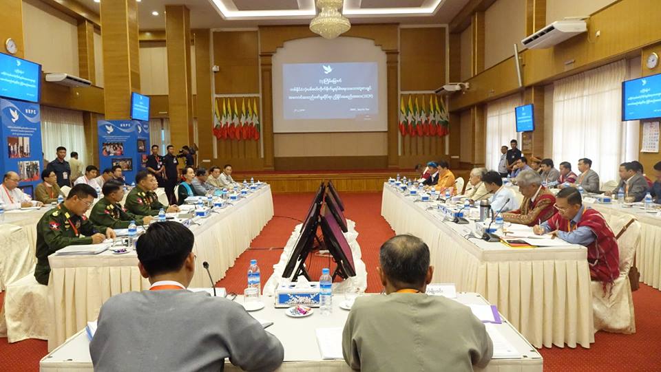 တပ္မေတာ္ႏွင့္ တိုင္းရင္းသားလက္နက္ကိုင္မ်ားအၾကား အစိုးရကညိႇႏိႈင္းေပးခ်င္