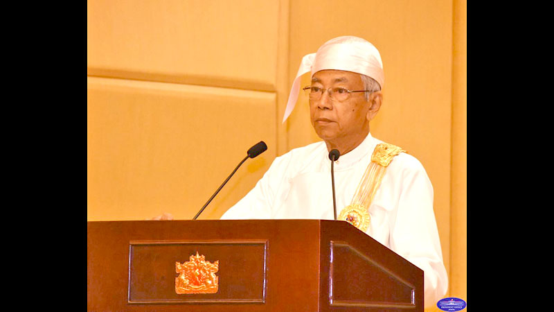 ႏွစ္ ၇ဝ အတြင္း ျပည္ပသို႔ ဆန္စံခ်ိန္သစ္ တင္ပို႔ႏိုင္သျဖင့္ ေတာင္သူလယ္သမားမ်ားကို သမၼတ ဂုဏ္ျပဳ