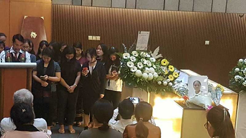 စင္ကာပူတြင္ တုိက္ေပၚမွ ျပဳတ္က်ေသဆုံးခဲ့သည့္ အိမ္အကူအမ်ဳိးသမီး စ်ာပန က်င္းပ