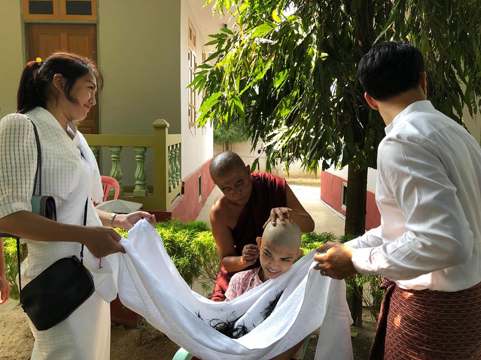 ဥပါယ္တံမ်ဥ္ဇာတ္ကားျဖင့္ ေအာင္ျမင္ခဲ့သည့္ ဒါ႐ုိက္တာခရစၥတီးနားခီ သီလရွင္ဝတ္