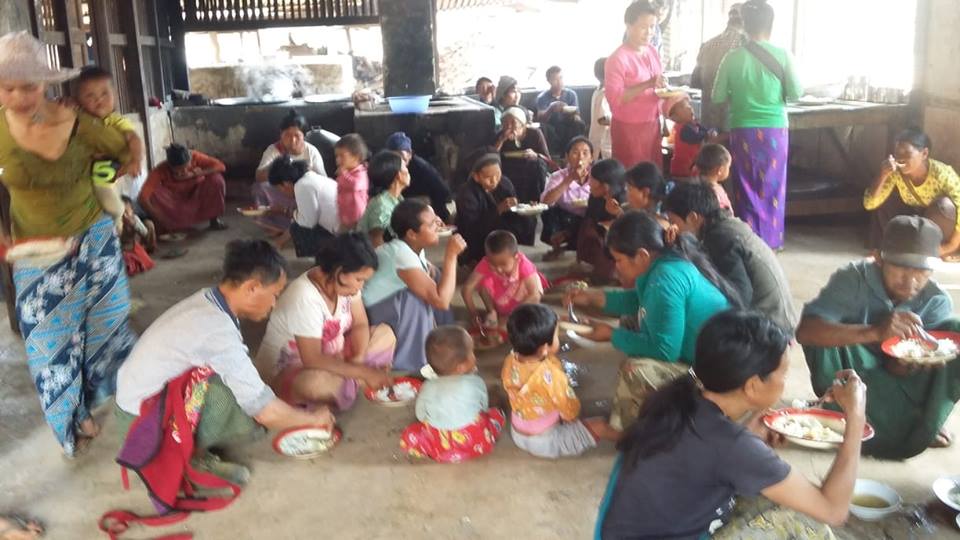 ရွမ္းႏွင့္တအာင္းတပ္တု႔ိ တုိက္ပြဲေၾကာင့္ နမၼတူေဒသခံ ၃၀၀ ေက်ာ္ ထြက္ေျပး