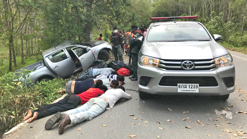ထိုင္းတြင္ ျမန္မာ ၈ ဦး တင္လာသည့္ကား စစ္ေဆးေရးဂိတ္ေရွာင္ရင္း သစ္ပင္ ဝင္တိုက္