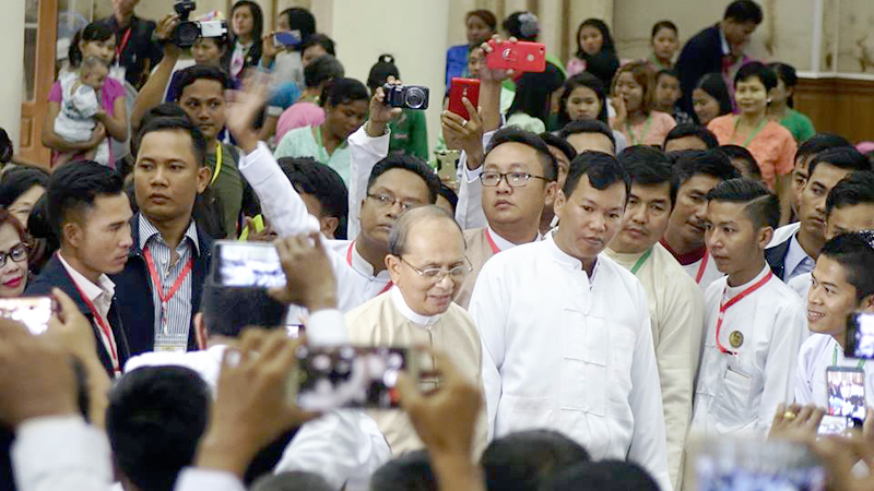 သမၼတေဟာင္း ဦးသိန္းစိန္ကုိ ဂါရဝျပဳေတြ႔ဆုံပြဲ (ဓာတ္ပံု)