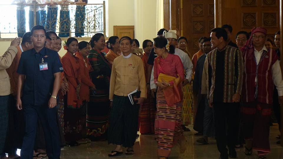 သမၼတေရြးပဲြ ႏိုင္ငံေတာ္အတိုင္ပင္ခံပုဂၢိဳလ္ တက္ေရာက္ (ဓာတ္ပံု)