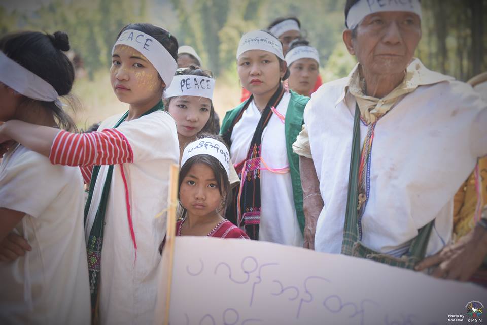 ထြက္ေျပးတိမ္းေရွာင္ေနရသည့္ ကရင္လူထုမ်ား ေဒၚေအာင္ဆန္းစုၾကည္ထံ အသနားခံစာတင္