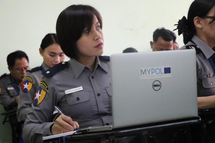 ျမန္မာရဲတပ္ဖြဲ႔ကို အီးယူက ဆုိင္ဘာလံုျခံဳေရးသင္တန္းေပး
