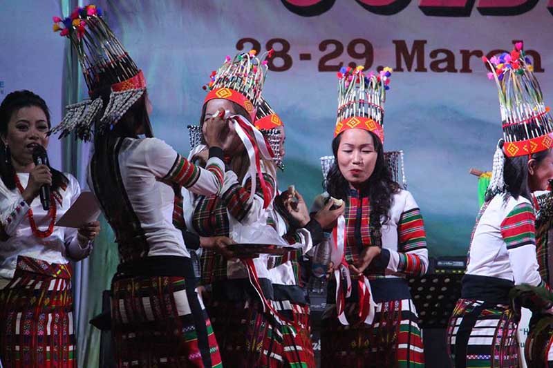 ဟြာလ္ငို ခ်င္းမ်ိဳးႏြယ္တို႔၏ ႐ိုးရာကုတ္ပြီးပြဲေတာ္ ကေလးၿမိဳ႕တြင္ က်င္းပ (ဓာတ္ပံု)