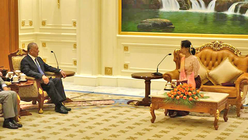 ေဒၚေအာင္ဆန္းစုၾကည္ႏွင့္ တ႐ုတ္ ႏိုင္ငံေရးအတိုင္ပင္ခံကြန္ဖရင့္ ဒုဥကၠ႒တို႔ ေတြ႔ဆံု