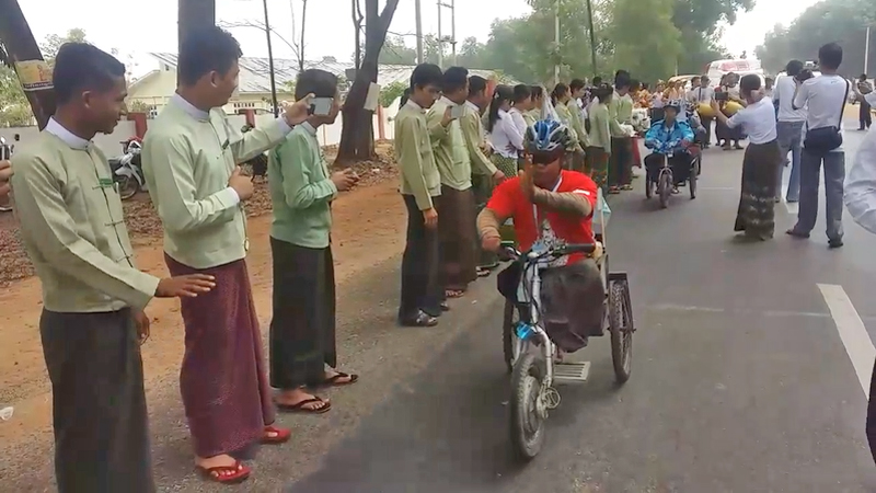 ၿငိမ္းခ်မ္းေရးတြဲလက္မ်ားအဖြဲ႔ ေရးၿမိဳ႕သုိ႔ ေရာက္ရွိ