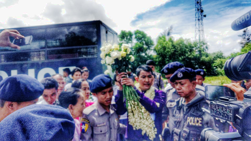 ေအာင္ကိုေထြးကုိ အျမန္ဆုံးျပန္လႊတ္ေပးရန္ အရပ္ဘက္အဖြဲ႔ ၁၅၀ ေက်ာ္ ေတာင္းဆုိ