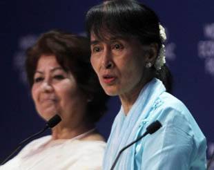 စီမံကိန္းၾကီးမ်ားတြင္ ပြင့္လင္းျမင္သာမႈ ႐ွိရန္ ေဒၚေအာင္ဆန္းစုၾကည္ တုိက္တြန္း