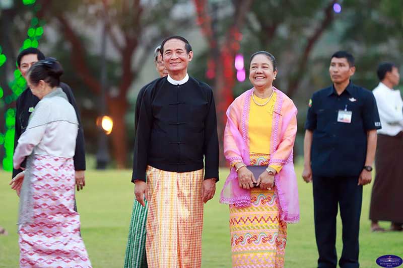 ႏိုင္ငံေတာ္သမၼတသစ္ ဦးဝင္းျမင့္ ဂုဏ္ျပဳညစာစားပြဲ က်င္းပ