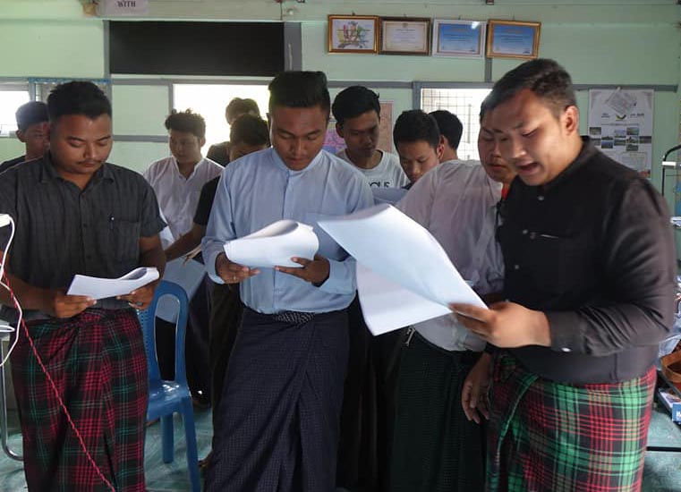 သံခ်ပ္​အဖြဲ႔မ်ားအေပၚခ်မွတ္ထားသည့္ စည္​းကမ္​းခ်က္​မ်ား ျပဳျပင္​ေပးရန္​ေတာင္းဆို