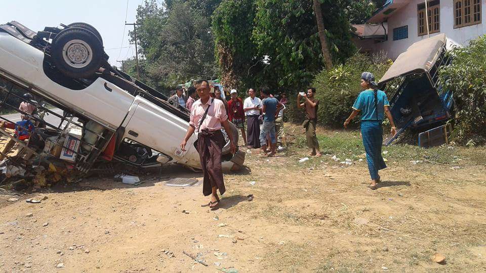 ခရီးသည္ အတင္အခ်လုပ္ေနသည့္ သံုးဘီးဆိုင္ကယ္ကို ကုန္တင္ကား ဝင္တိုက္၊ ၇ ဦးဒဏ္ရာရ