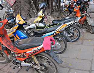 တနိုင္ငံလံုးက လိုင္စင္မဲ့ဆိုင္ကယ္မ်ား လိုင္စင္လုပ္ေပးေနျပီ