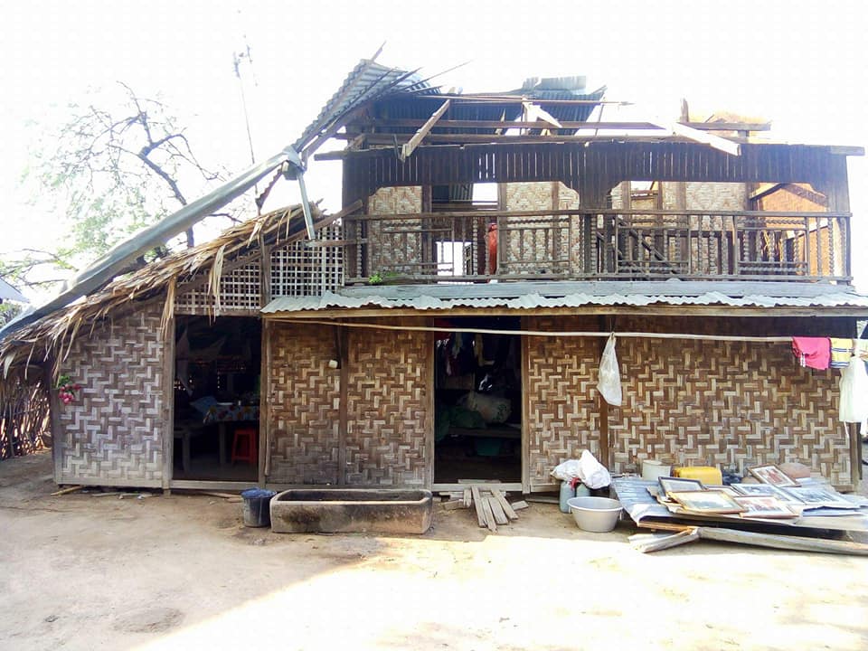 ေလျပင္းေၾကာင့္ ဆည္တည္းရြာတြင္ ေနအိမ္တခ်ိဳ႕ ပ်က္စီး၊ အကူအညီလိုအပ္ေန