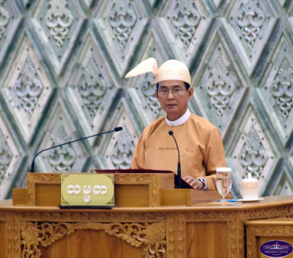 သမၼတ ဦး၀င္ျမင့္အမိန္႔ျဖင့္ အက်ဥ္းသား ၈၀၀၀ ေက်ာ္ကုိ လြတ္ၿငိမ္းခ်မ္းသာခြင့္ေပး