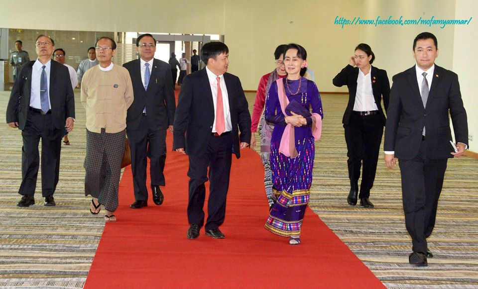 ေဒၚေအာင္ဆန္းစုၾကည္ ဗီယက္နမ္ႏိုင္ငံသို႔ ခ်စ္ၾကည္ေရးခရီးထြက္ခြာ