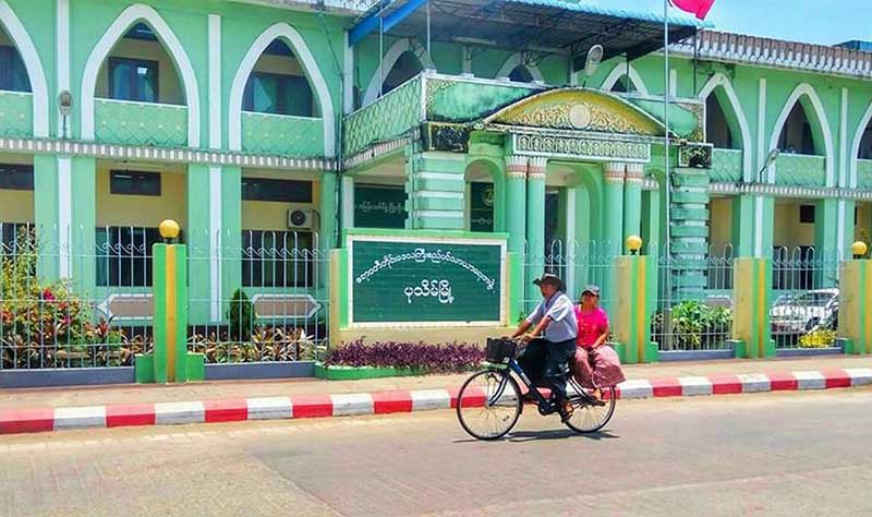 ရာထူးေလွ်ာ့ နယ္ေျပာင္းအေရးယူခံရသည့္ စည္ပင္ညႊန္မႉး သက္ျပည့္ပင္စင္တင္ထား