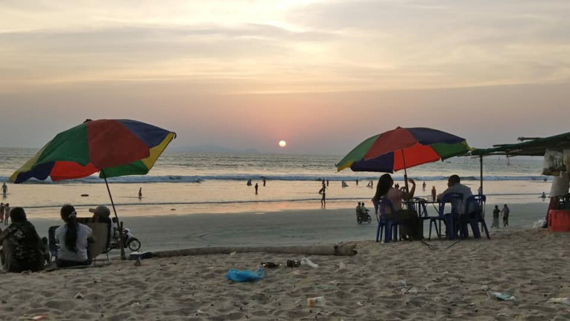 ေမာင္းမကန္ ပင္လယ္ကမ္းေျခအလွ- (ဓာတ္ပံု)