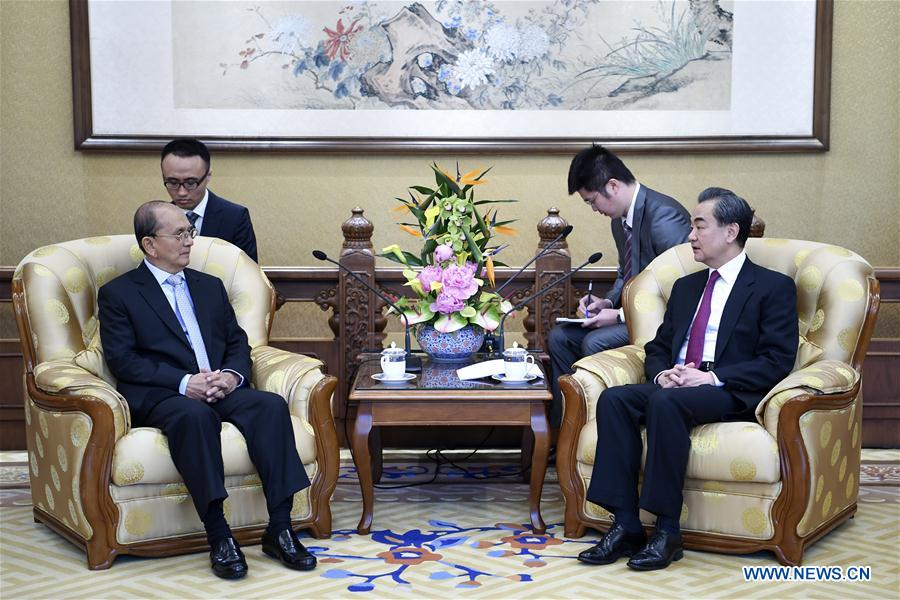 သမၼတေဟာင္း ဦးသိန္းစိန္ တ႐ုတ္ႏိုင္ငံျခားေရးဝန္ႀကီးႏွင့္ ေဘဂ်င္းၿမဳိ႕၌ ေတြ႔ဆံုေဆြးေႏြး