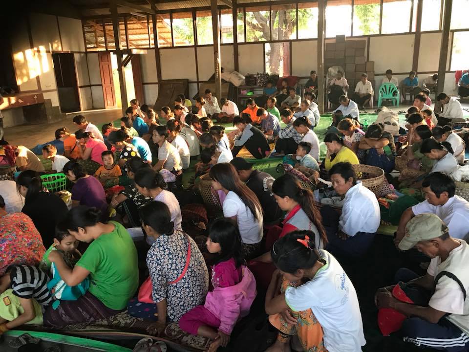 တုိက္ပြဲေၾကာင့္ ကဆုန္႔ရြာသား  ၈၀၀ ခန္႔ နမၼတီးတြင္ ထြက္ေျပးခိုလႈံ