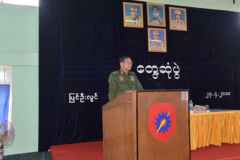 ကုိယ့္ဆႏၵအေလွ်ာက္ တပ္ထဲဝင္လာသျဖင့္ စစ္မႈထမး္သက္ျပည့္ ေနရမည္ဟု ဗုိလ္ခ်ဳပ္မႉးႀကီးေျပာ