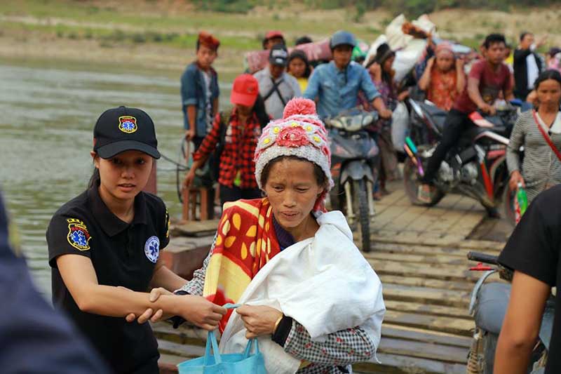 တုိက္ပြဲေၾကာင့္ အင္ဂ်န္းယန္တြင္ ေဒသခံ ရာခ်ီ ပိတ္မိေန