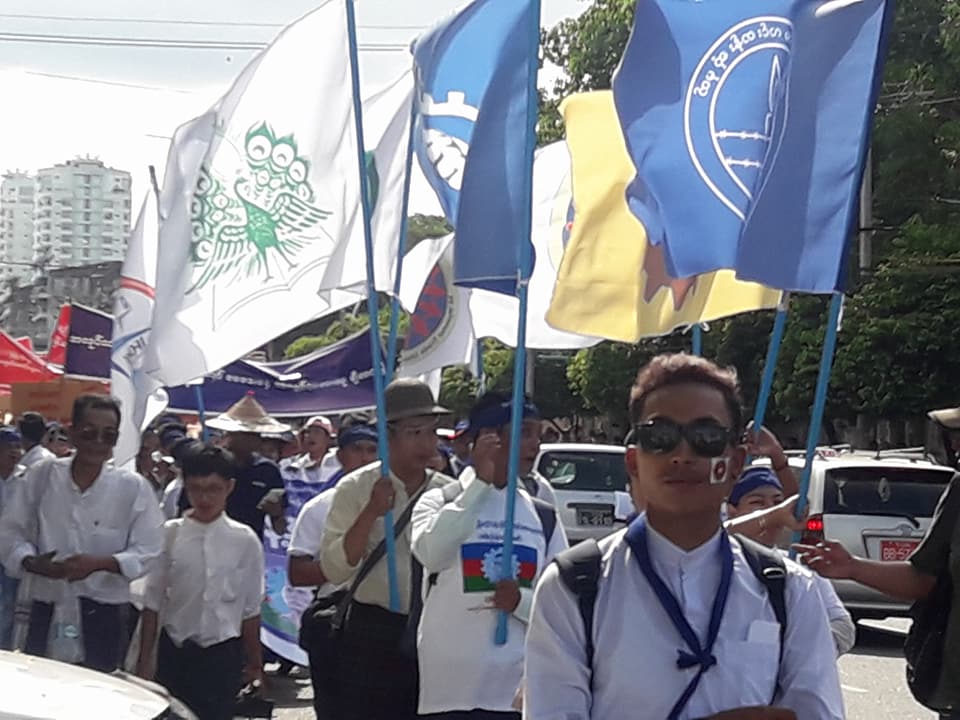 ေမေဒးေန႔အထိမ္းအမွတ္ ရန္ကုန္ၿမဳိ႕လယ္၌ အလုပ္သမားမ်ားဆႏၵျပ (ဓာတ္ပံု)