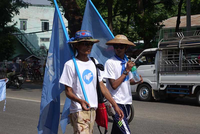 စစ္ပြဲရပ္တန္႔ေရးႏွင့္ ပိတ္မိျပည္သူမ်ား ကယ္ထုတ္ေပးေရး ျပည္မွကခ်င္အထိ လမ္းေလွ်ာက္ဆႏၵျပ