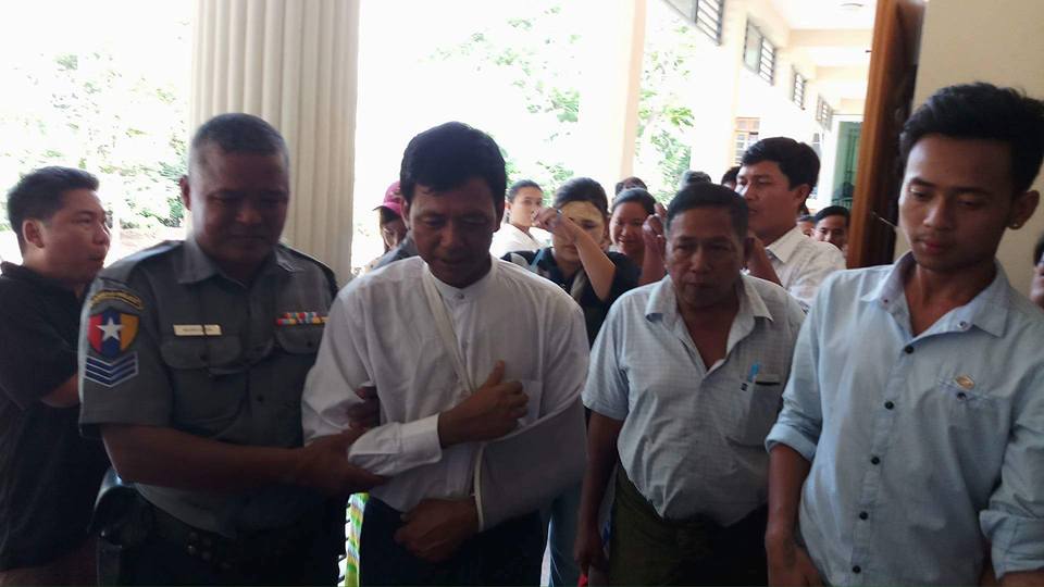 စစ္ပြဲအလိုမရွိေၾကာင္းျပဇာတ္ လူမႈကြန္ရက္၌ Live လႊင့္ခဲ့သူကို ေထာင္ဒဏ္ ၃ လခ်မွတ္