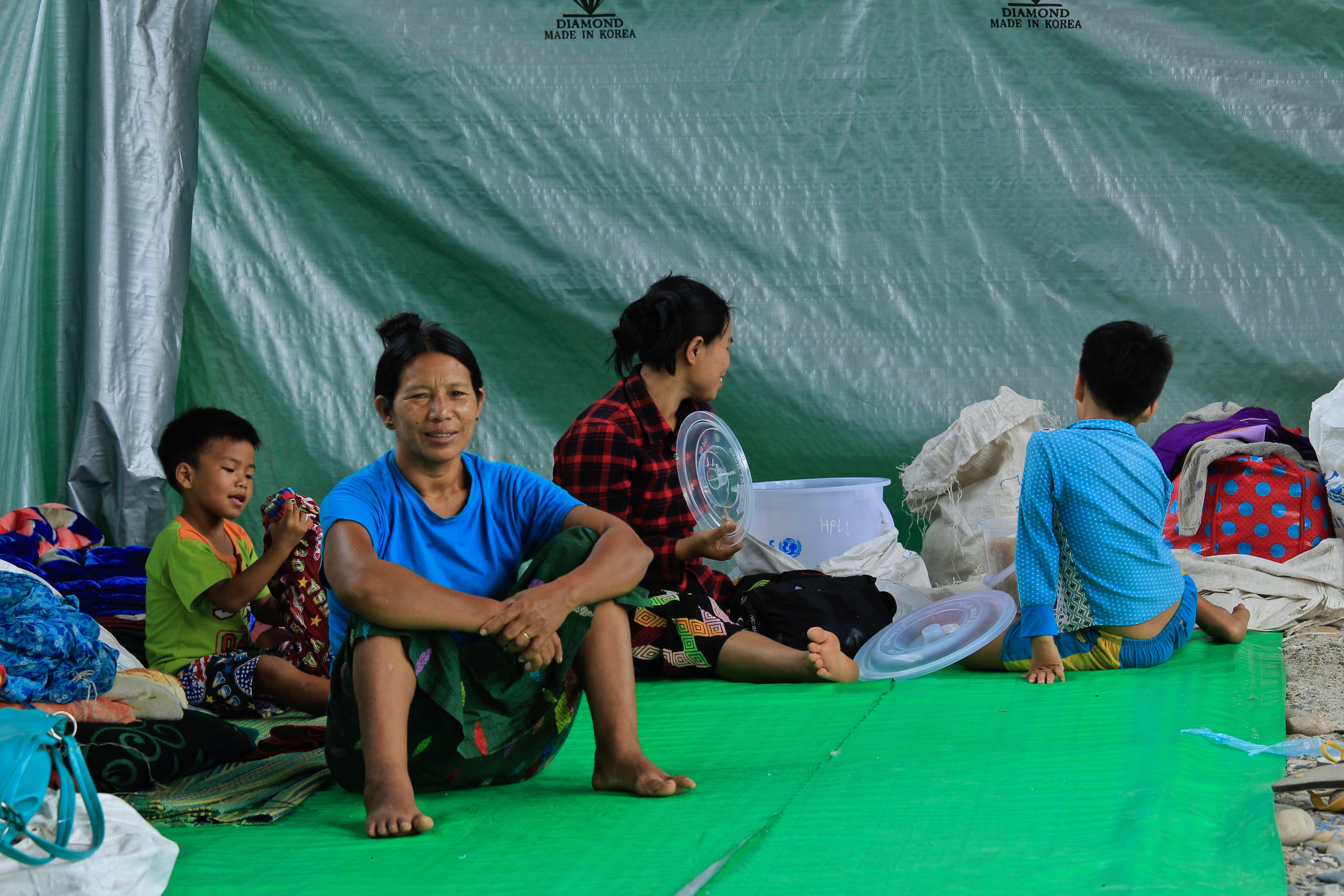 ကခ်င္တိုက္ပြဲၾကား ပိတ္မိေနသည့္ျပည္သူ ၁၇၀ ေက်ာ္ ျမစ္ႀကီးနားၿမိဳ႕ ေရာက္ရွိ
