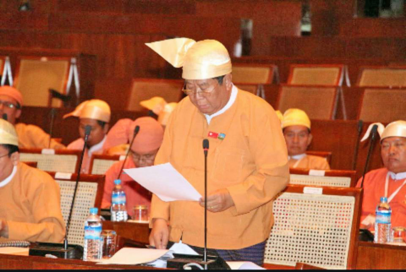 စည္​ပင္​အဖြဲ႔ဝင္တို႔၏ သက္​တမ္​း၊ လစာ၊ ခ်ီးျမႇင့္ေငြ၊ စရိတ္​တို႔ကို ​ဥပ​ေဒမူၾကမ္​းတြင္ ေရးဆြဲထား