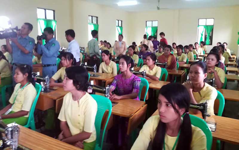 ကသာၿမိဳ႕တြင္ အမ်ဳိးသမီး အိမ္တြင္းမႈ သက္ေမြးလုပ္ငန္း သင္တန္းေက်ာင္း ဖြင့္လွစ္