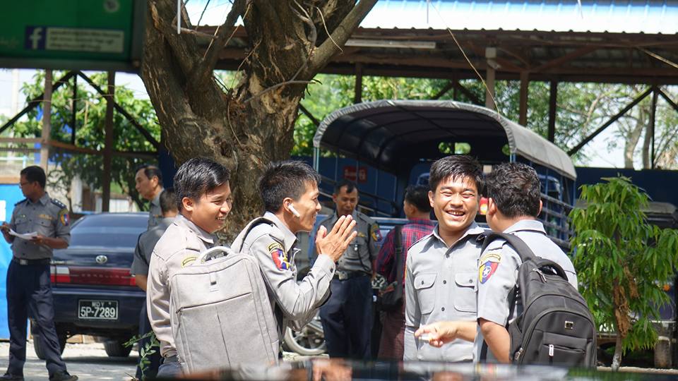 အက်င့္ပ်က္ရဲအရာရွိမ်ားကို အေရးယူရန္ တိုင္ၾကားသည့္ရဲတပ္သား ၅ ဦးကို အၿပီးသတ္စစ္ေဆး