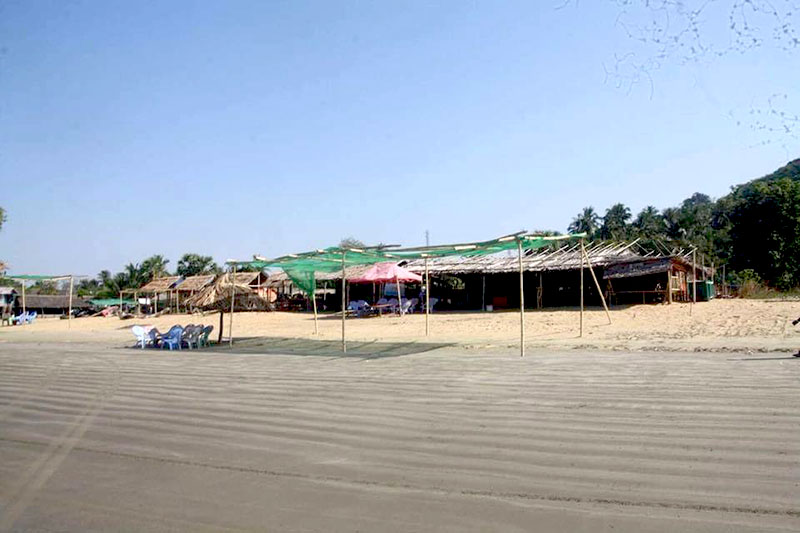 ကဗ်ာဝကမ္းေျခတြင္ ဖြင့္လွစ္ထားသည့္  ပ်ံက်ဆိုင္ခန္းမ်ား ဖ်က္သိမ္းေပးရမည္