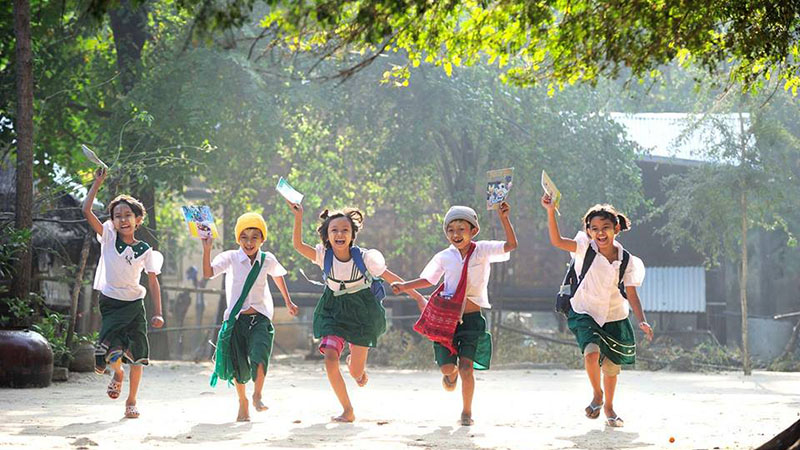 ေက်ာင္းအပ္ႏွံခ်ိန္ ေငြေၾကးႏွင့္ လက္ေဆာင္ပစၥည္းမ်ား မေပးၾကရန္ ပညာေရးဌာန ေမတၱာရပ္ခံ
