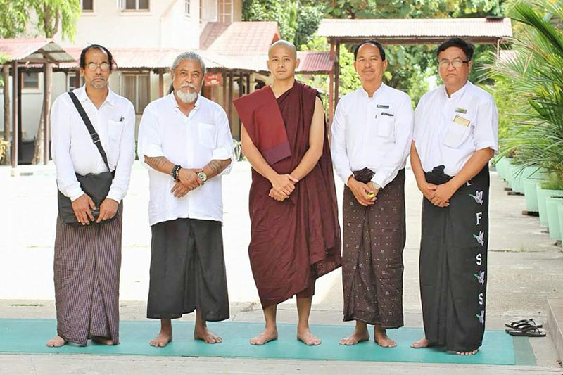 သ႐ုပ္ေဆာင္မင္းသား ‘ေဒါင္း’ သာသနာ့ေဘာင္ ဝင္ေရာက္ (ဓာတ္ပံု)