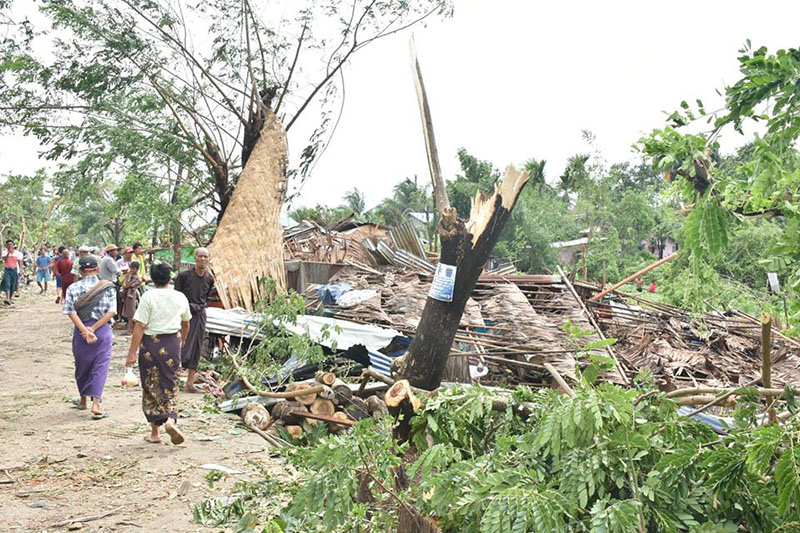ေရႊျပည္သာတြင္ ေလျပင္းတိုက္ခတ္ၿပီး ေနအိမ္မ်ား ပ်က္စီး