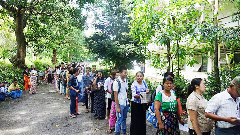 ၁၀ တန္းစာေမးပြဲ အမွတ္စာရင္းမ်ား စတင္ထုတ္ေပးေန (ဓာတ္ပံု)