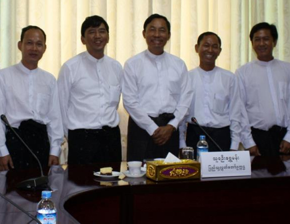 ျပည္သူလြွႊတ္ေတာ္ဥကၠ႒နွင့္ ၈၈ မ်ဳိးဆက္ေက်ာင္းသားေခါင္းေဆာင္မ်ား ေတြ့ဆံု