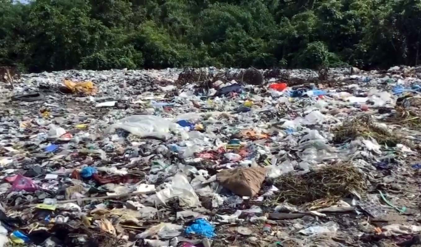 အင္းေတာ္-က်န္ေတာကားလမ္းေဘးရွိ စည္ပင္အမိႈက္ပံုကို ေရႊ႕ေျပာင္းေပးေစလို