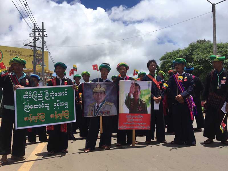 တပ္မေတာ္ေထာက္ခံပြဲ ေတာင္ႀကီးၿမဳိ႕တြင္ ျပဳလုပ္ (ဓာတ္ပံု)