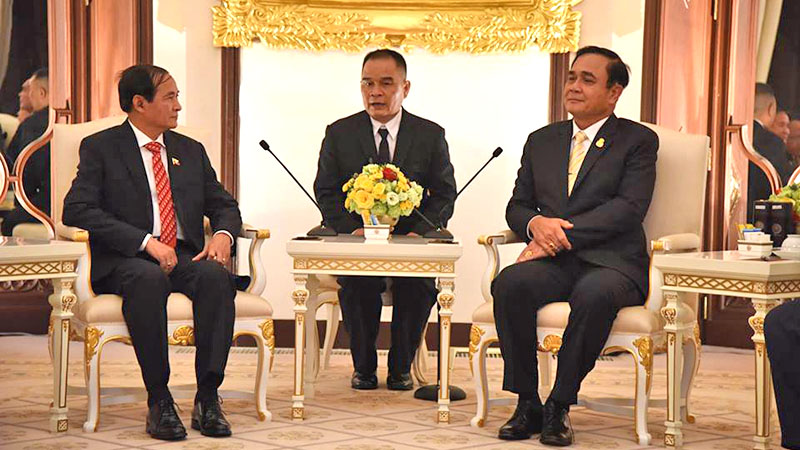 ထိုင္းေရာက္ ျမန္မာဒုကၡသည္မ်ား ေနရပ္ျပန္ႏိုင္ေရး ျမန္မာသမၼတႏွင့္ ထုိင္းဝန္ႀကီးခ်ဳပ္ ေဆြးေႏြး