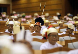 တိုင္းရင္းသားေရးရာ၀န္ၾကီးမ်ားကို အစုိးရအဖြဲ့၀င္အျဖစ္ ထည့္သြင္းေပးရန္ အဆုိတင္