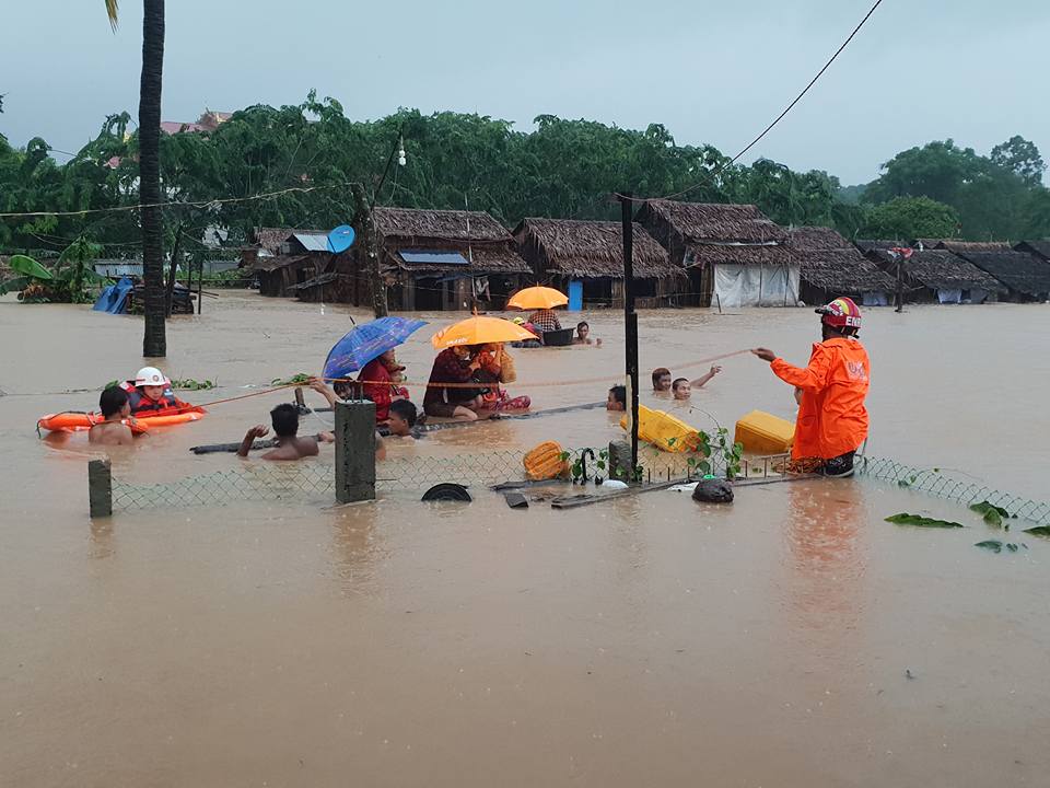 မုိးသည္းထန္မႈေၾကာင့္ ေမာ္လၿမိဳင္တြင္ အႀကီးအက်ယ္ ေရလႊမ္းမုိးေန (႐ုပ္သံ)