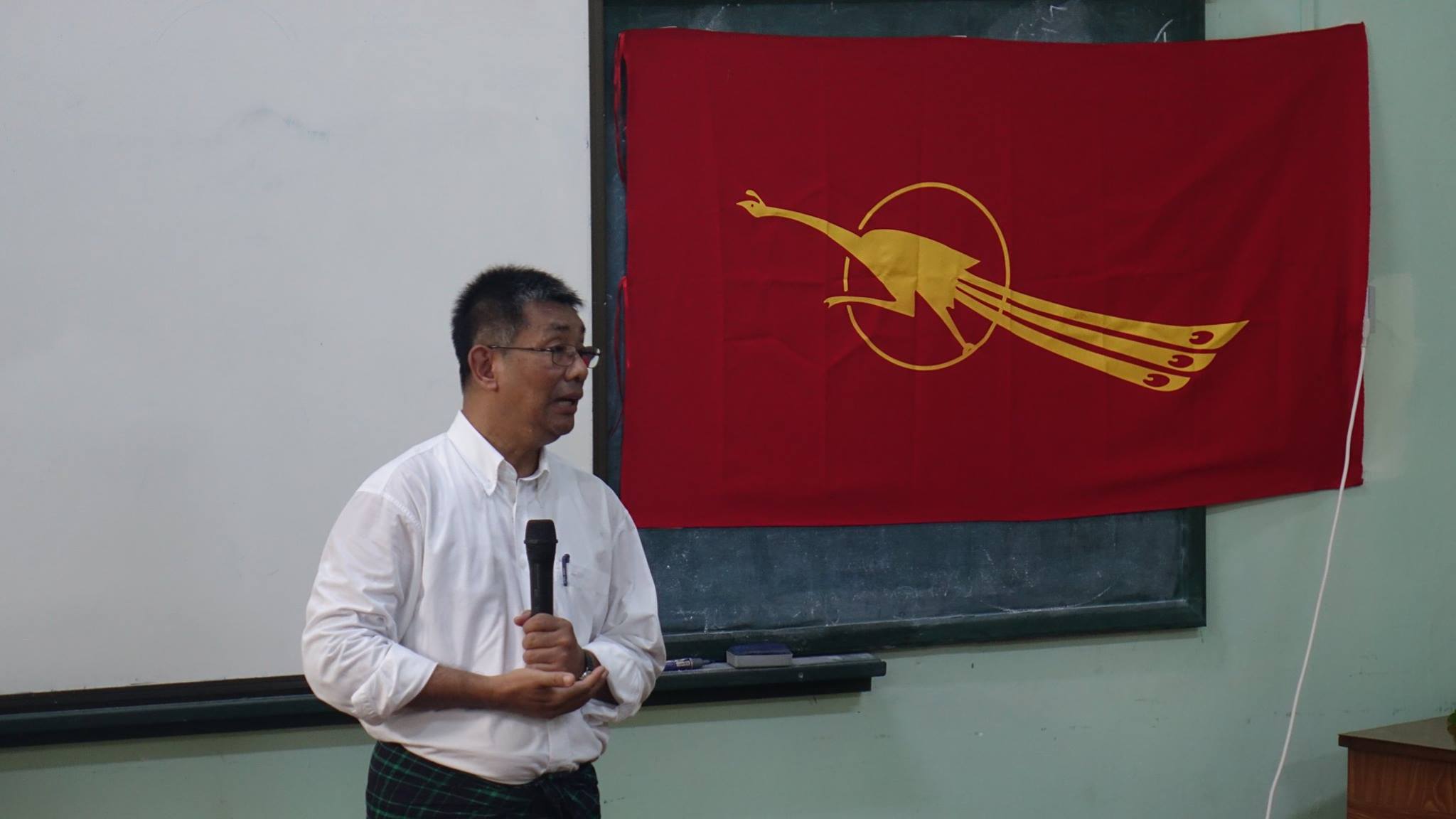 ျမန္မာ့ပညာေရး ပံုသြင္းေနသည့္ စနစ္ျဖစ္ေနျခင္းေၾကာင့္ ပညာေရး က်ဆင္းဟု ဆို