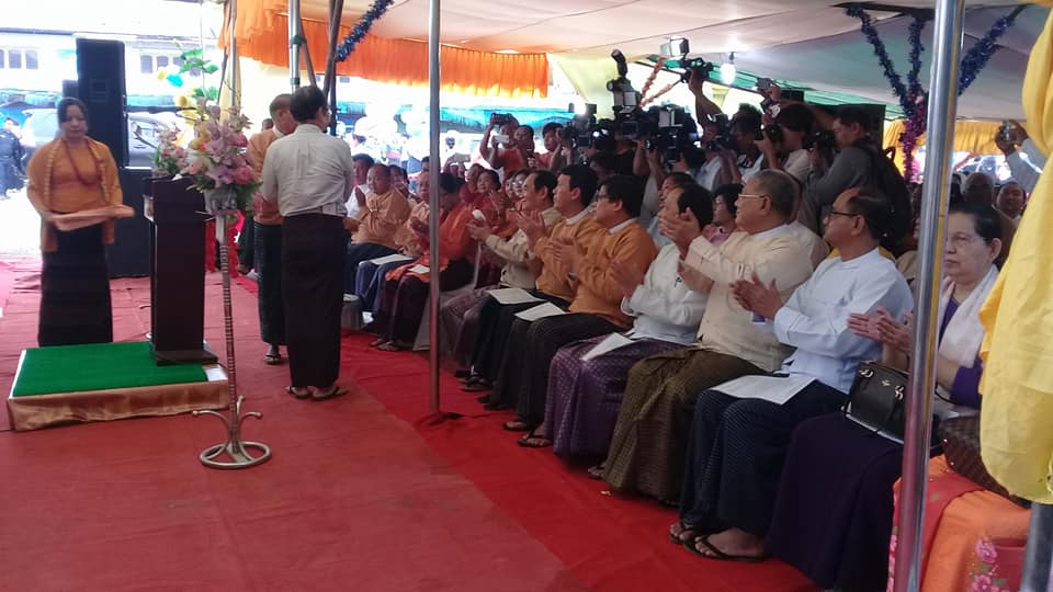 ေအာင္မဂၤလာအေ၀းေျပးကြင္းတြင္ က်န္းမာေရး၀န္ႀကီးဌာနမွ အခမဲ့ေဆးခန္း ဖြင့္လွစ္