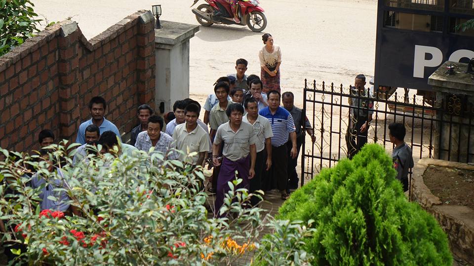 စိုက္​ပ်ိဳး​ေရးႀကီးၾကပ္​​ေရးမႉးကို မီး႐ိႈ႕သတ္ျဖတ္မႈ အမိန္႔ခ်ရန္ ရက္ေရႊ႕ဆိုင္း