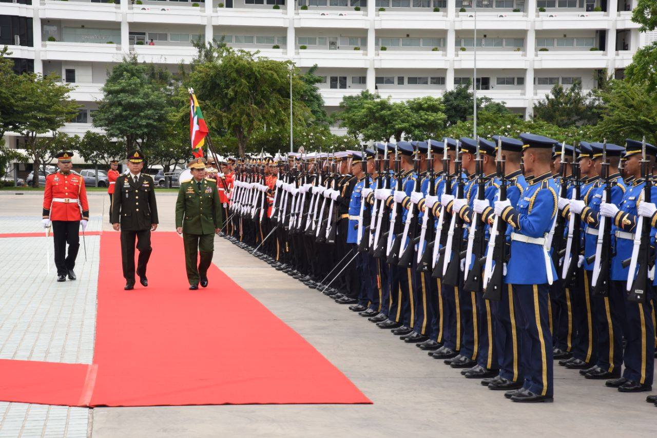 ဗုိလ္ခ်ဳပ္မႉးႀကီးကို ထုိင္းဘုရင့္တပ္မေတာ္က ဂုဏ္ျပဳႀကဳိဆို (ဓာတ္ပံု)